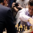 Magnus Carlsen (z prawej)