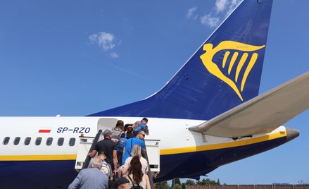 Ryanair do pasażerów: Piszcie protesty do ministrów transportu
