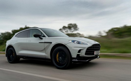 Aston Martin DBX707