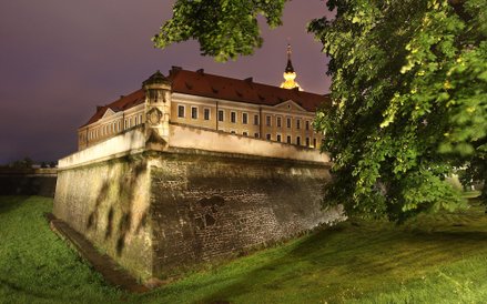 Zamek Lubomirskich w Rzeszowie to jeden z głównych zabytków miasta. Wybudowany został w latach 1902–