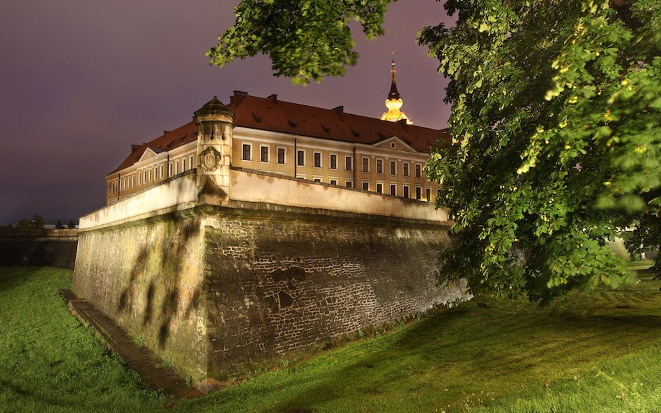 Zamek Lubomirskich w Rzeszowie to jeden z głównych zabytków miasta. Wybudowany został w latach 1902–