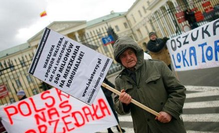 W marcu tego roku protestowali lokatorzy kamienic na warszawskiej Pradze, które oddano właścicielom