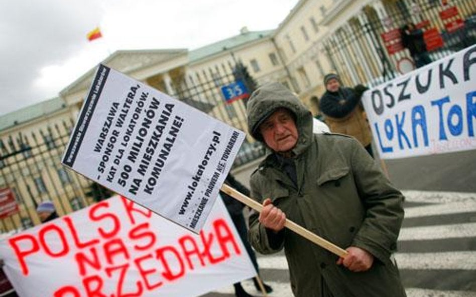 W marcu tego roku protestowali lokatorzy kamienic na warszawskiej Pradze, które oddano właścicielom