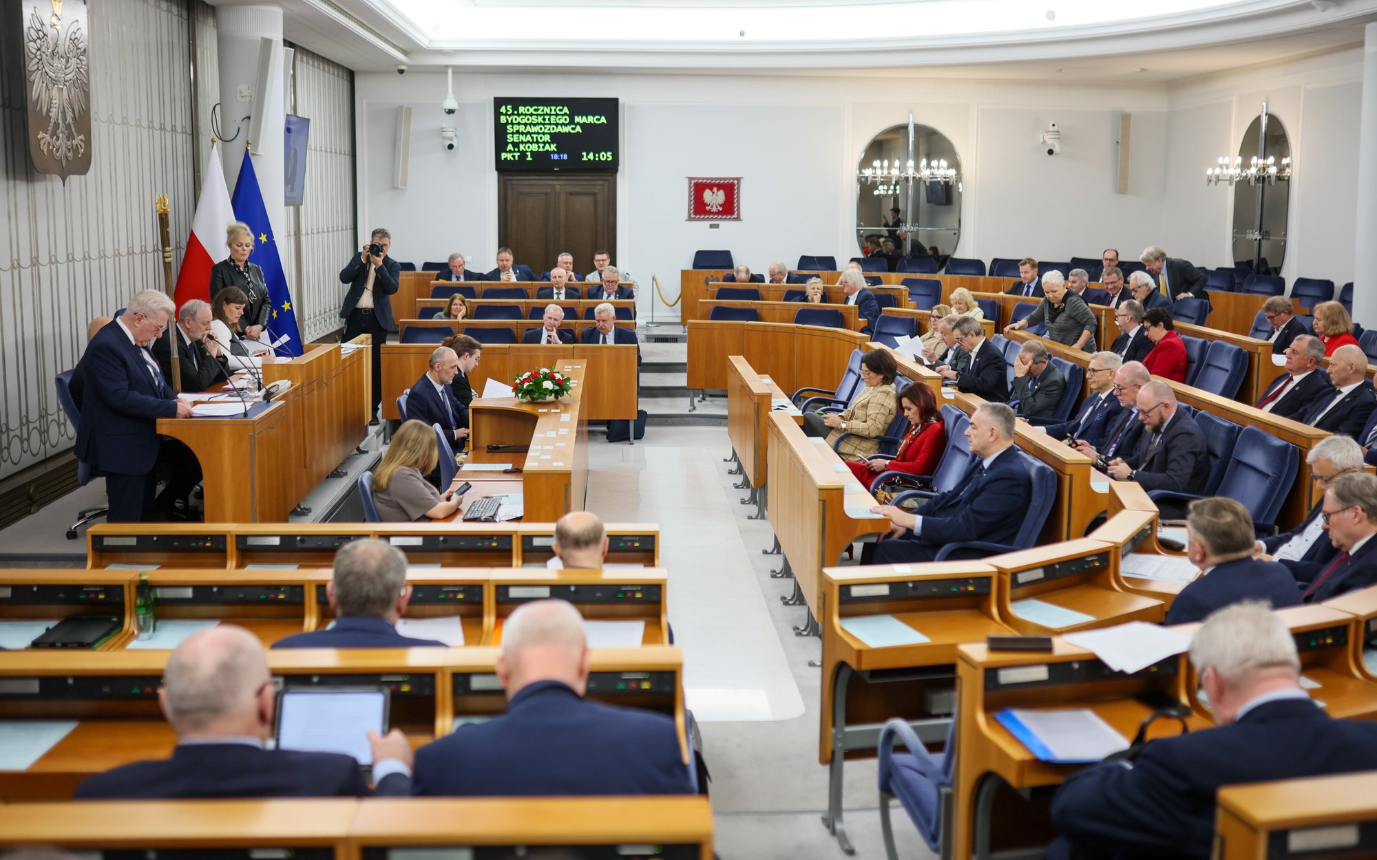 Senat zamontuje system do głosowania za 6 mln zł. „Trudno dłużej udawać, iż nie żyjemy w XXI w.”