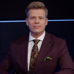 Gościem programu prowadzonego przez Adama Roguskiego (z prawej) był Damian Kaźmierczak, wicprezes i 