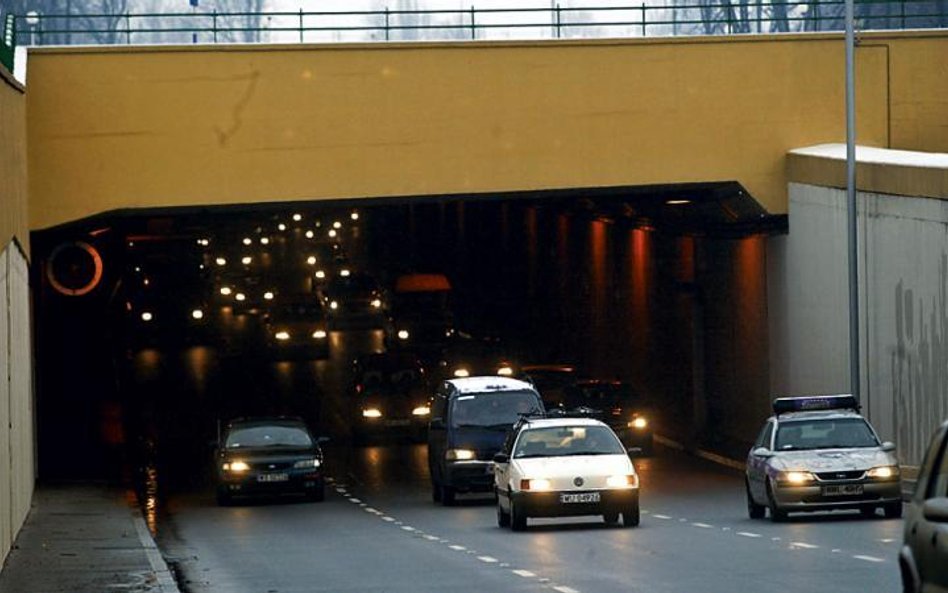 Tunel Wisłostrady kosztował 210 mln zł. Czy zostanie wydłużony za Starówkę?