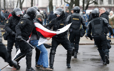 Protesty na Białorusi. Kilkuset aresztowanych