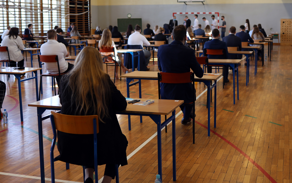 W drugim dniu matur absolwenci pisali egzamin z języka obcego