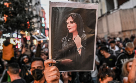 Protest w Stambule po śmierci Mahsy Amini