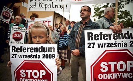 Mieszkańcy z okolic Lubina nie chcą wysiedleń. Na zdjęciu protest w Miłoradzicach we wrześniu