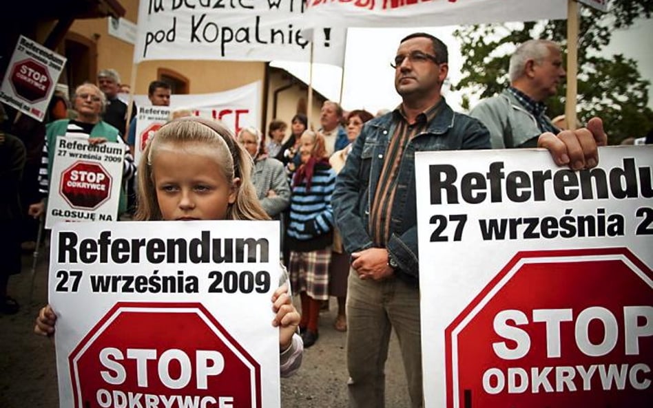 Mieszkańcy z okolic Lubina nie chcą wysiedleń. Na zdjęciu protest w Miłoradzicach we wrześniu