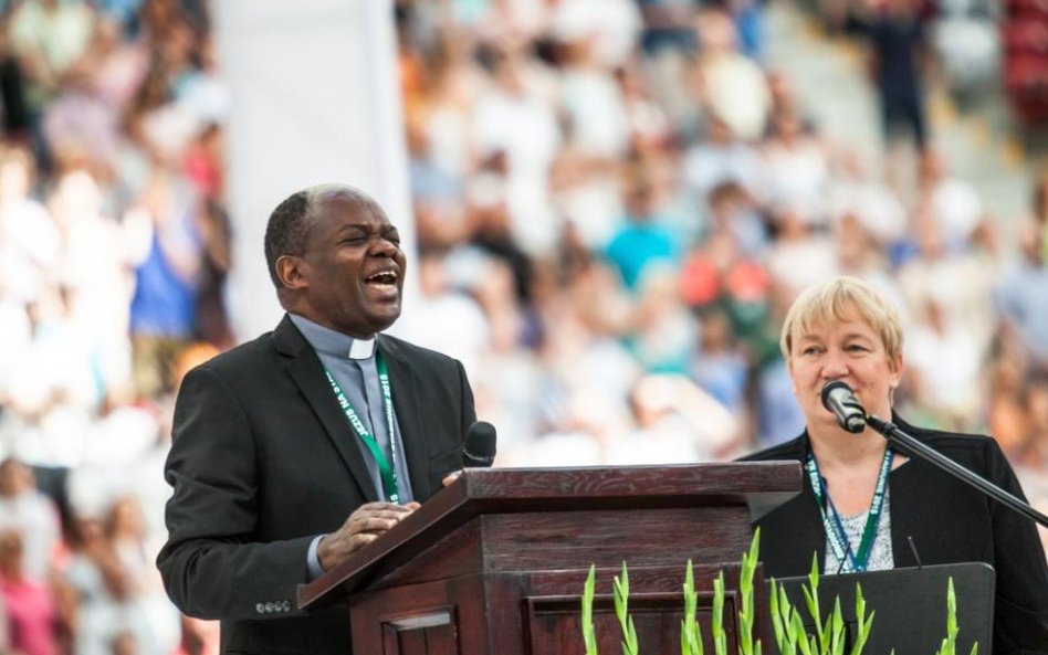 O. John Bashobora na Stadionie Narodowym