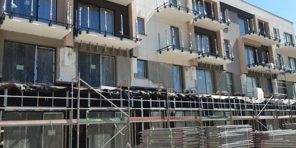 Mieszkaniowa huśtawka cenowa. Co się stało ze stawkami za metr w kwietniu?