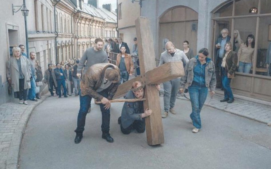 "O nieskończoności": Życie samotne