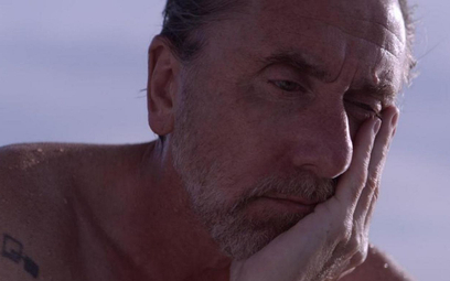 Tim Roth jako Neil