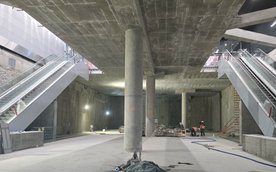 W przyszłości przesiadka za kolei na tramwaj dzięki budowanemu przejściu będzie bezpieczna i komfort