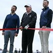 Donald Trump Jr. (z lewej) i Eric Trump (z prawej) mocno wspierają swojego ojca, prezydenta USA Dona