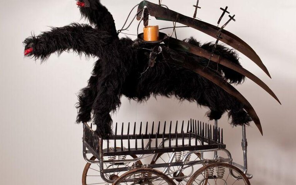 W ł adys ł aw Hasior, Misjonarz krzy ż acki, 1974, fot. Arkadiusz Podstawk