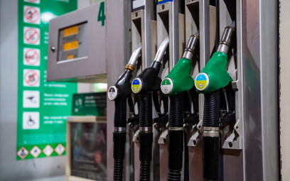 Benzyna w okolicy 6 złotych za litr może stać się majowym standardem