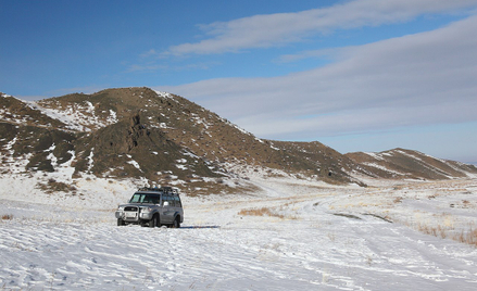 Tej zimy w Mongolii temperatura spadła poniżej -40 stopni Celsjusza, do tego kraj przykryła gruba wa