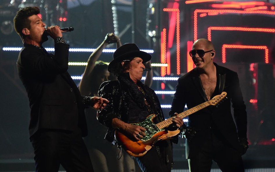 Kolejna super grupa stworzona na potrzeby tegorocznej gali nagród Grammy - - od lewej - Robin Thicke
