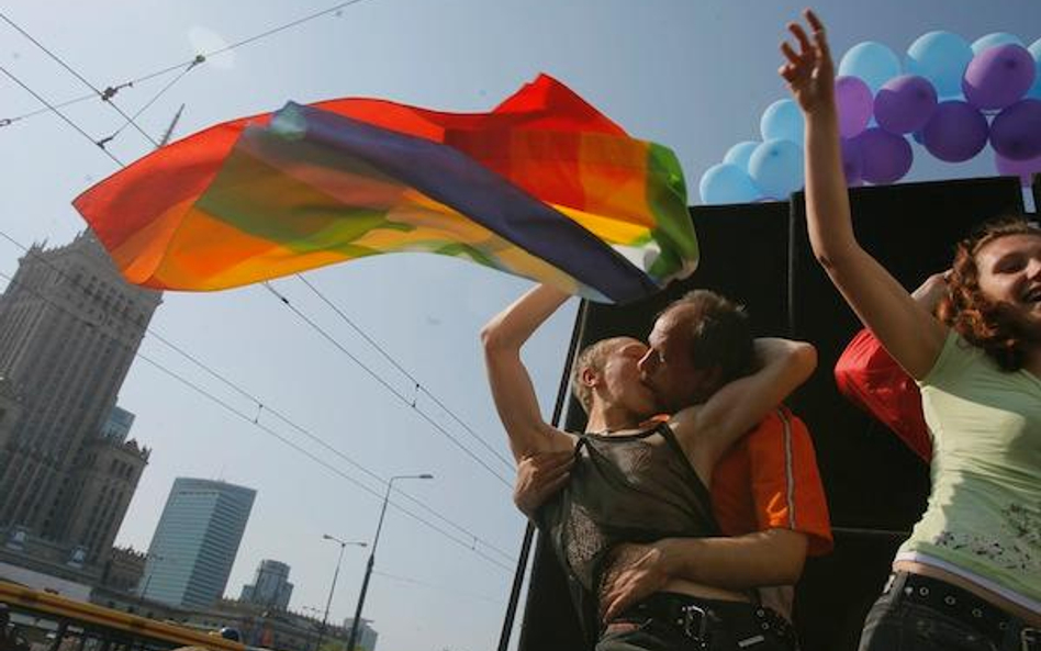 Wraca temat związków partnerskich. Tusk jest gotowy na konfrontację z partyjnymi konserwatystami