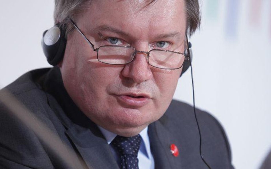 Raport Millera dopiero za kilkanaście dni
