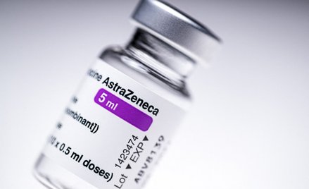 Wiek czynnikiem ryzyka po szczepieniu AstraZeneką? EMA: Brak dowodów