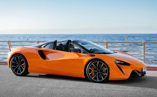 McLaren Artura Spider to jeden z najnowszych modeli McLarena