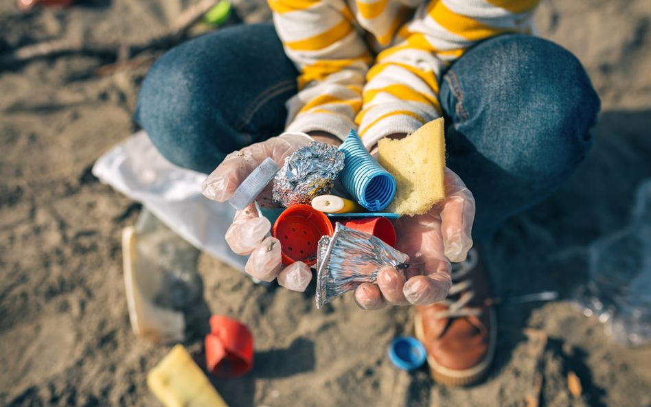 Greenpeace opracował listę trzech największych producentów plastikowych śmieci