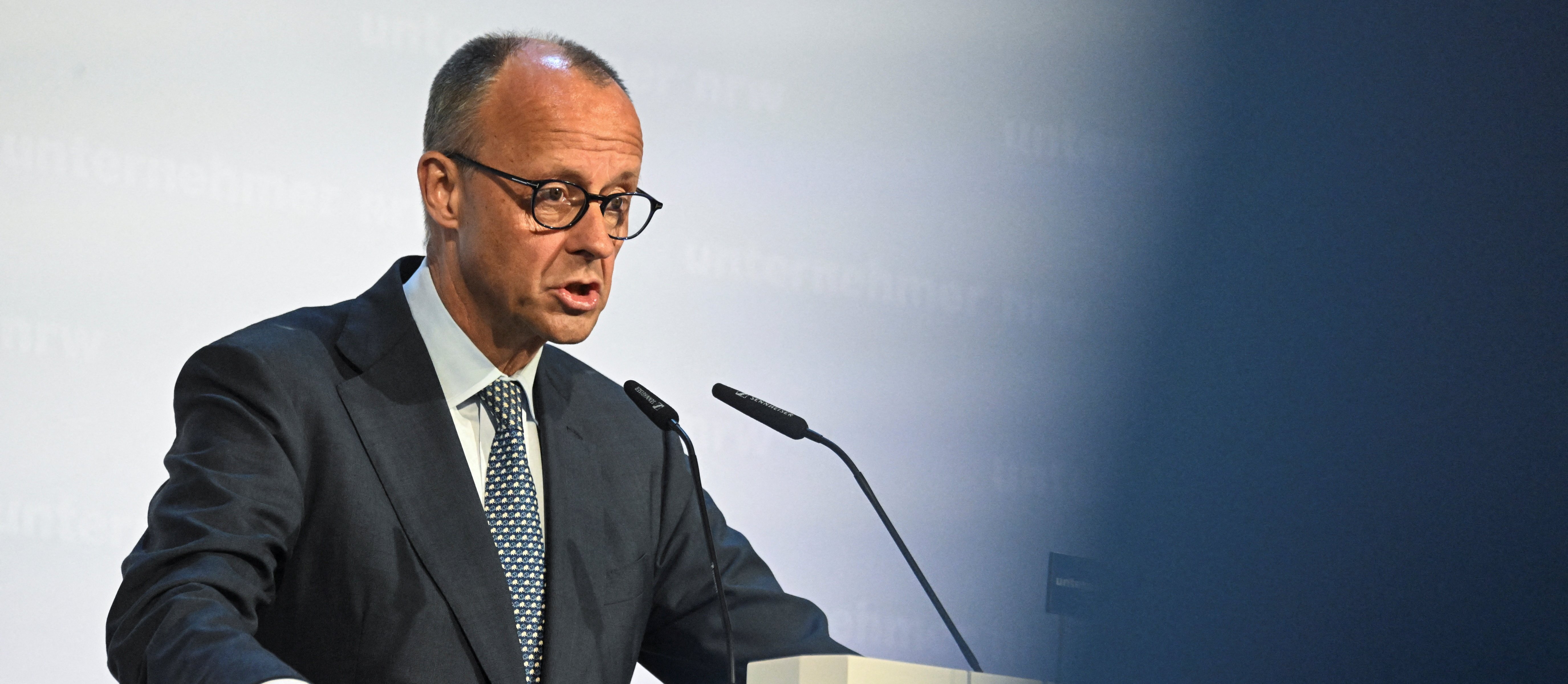 Piotr Arak: Niemcy ograniczają świadczenia socjalne. Ale napięcia społeczne już napędziły AfD