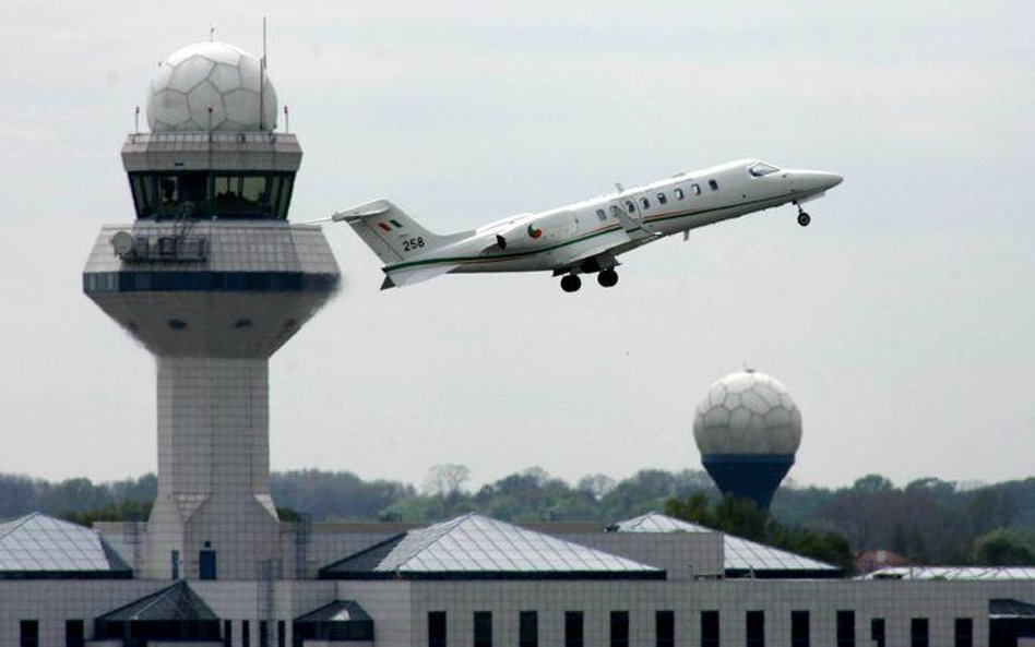 „FAA nie będzie tolerować takiego rodzaju nieprofesjonalnego i niewłaściwego zachowania" — stwierdza