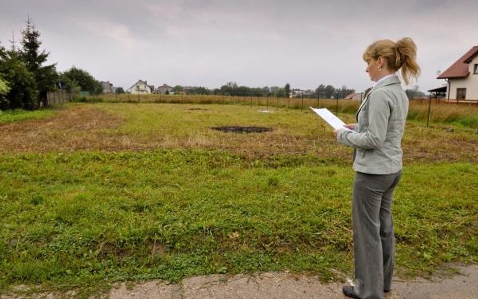 Zapis w ewidencji gruntów przesądza o zwolnieniu z VAT