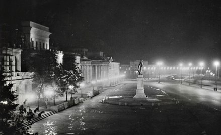 Pomnik Feliksa Dzierżyńskiego, wyniesionego na piedestał komunistycznego zbrodniarza, dzieło Zbignie