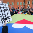 Polacy wspierają Ukraińców i sprzeciwają się rosyjskiej agresji (na zdjęciu: manifestacja poparcia d