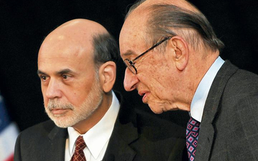 Ben Bernanke, szef Rezerwy Federalnej od 2006 r. (z lewej), kontynuował politykę swego poprzednika A