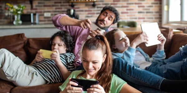 Ptak-Iglewska: Przestrzeń publiczna zamienia się w pułapki dla ludzkiej uwagi