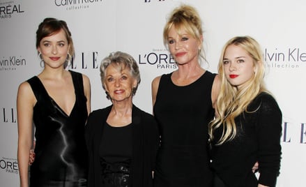 Melanie Griffith z matką Tippi Hedren oraz córkami Dakotą Johnson i Stellą Banderas (po prawej).