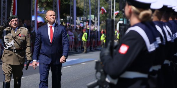 Defilada z 2 tys. żołnierzy i 60 samolotami na Święto Wojska Polskiego