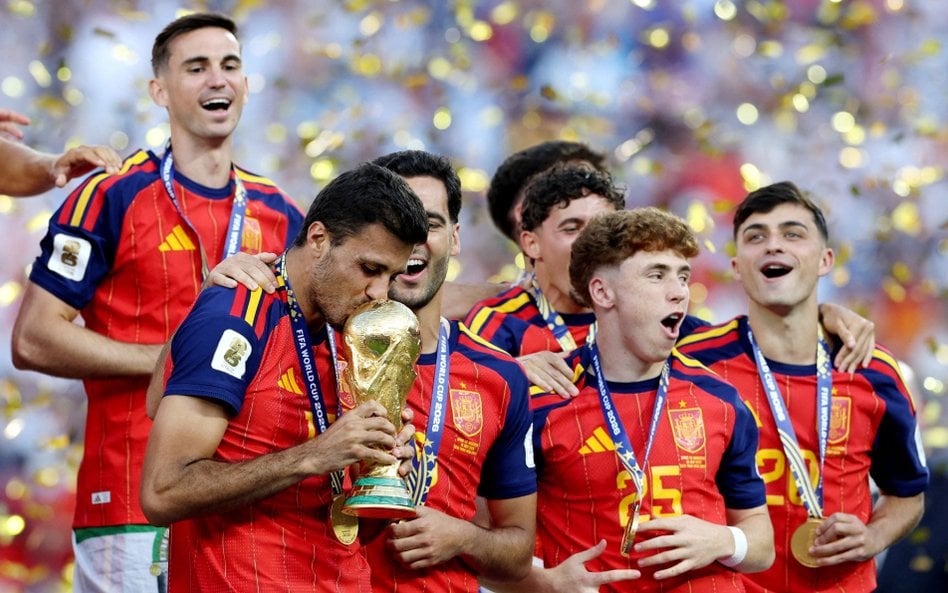 Hiszpania w finale mundialu uratowała futbol - pisze Stefan Szczepłek