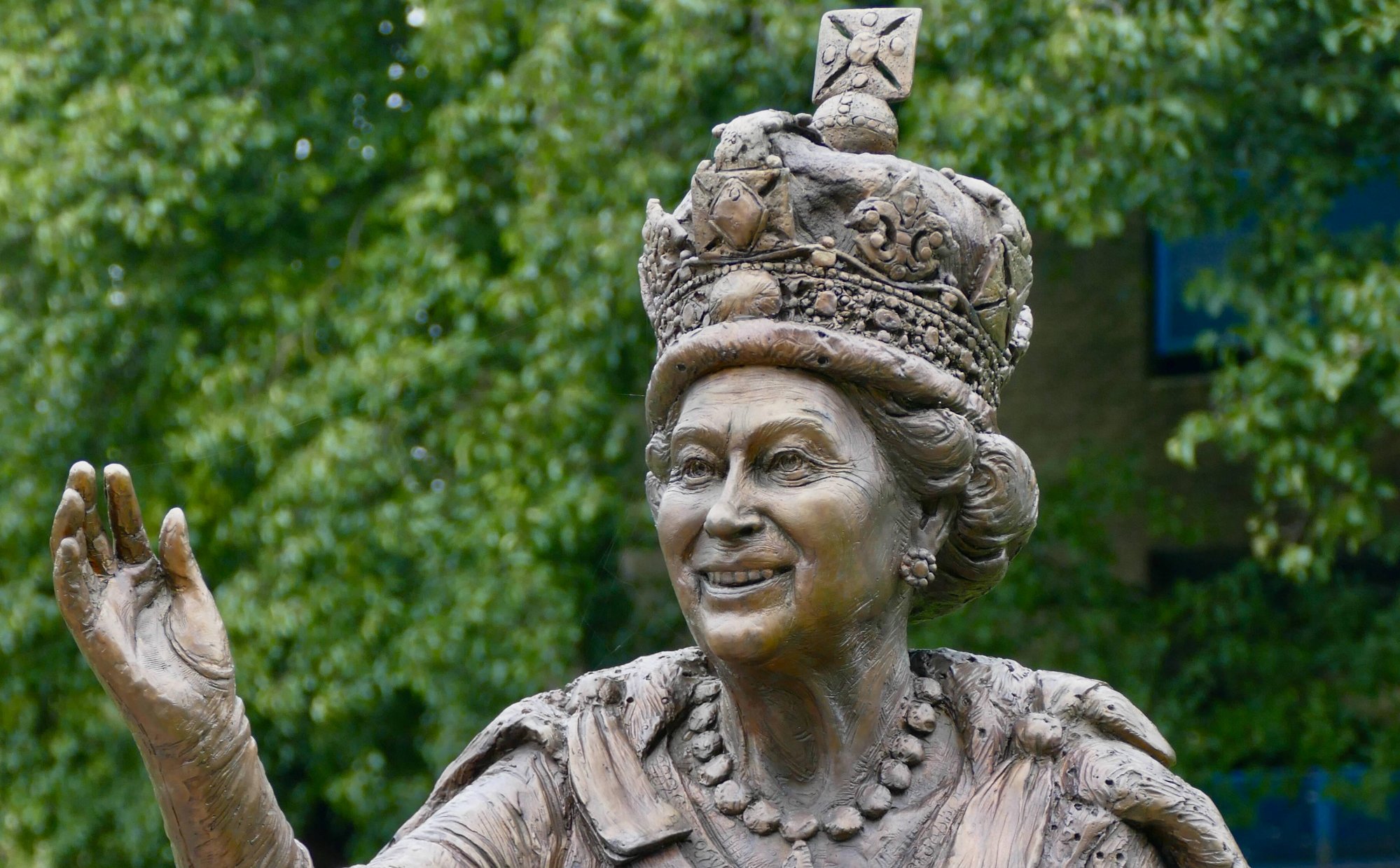 Londyn wyjątkowo uczci 100 urodziny królowej Elżbiety II. Architekci prześcigają się w pomysłach