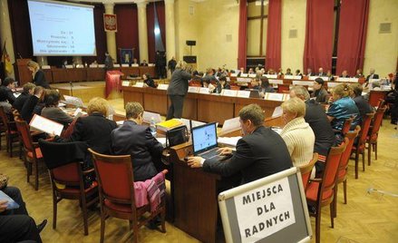 Rada gminy nie ochroni przed zwolnieniem