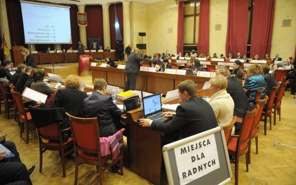 4 tysiące uchylonych uchwał