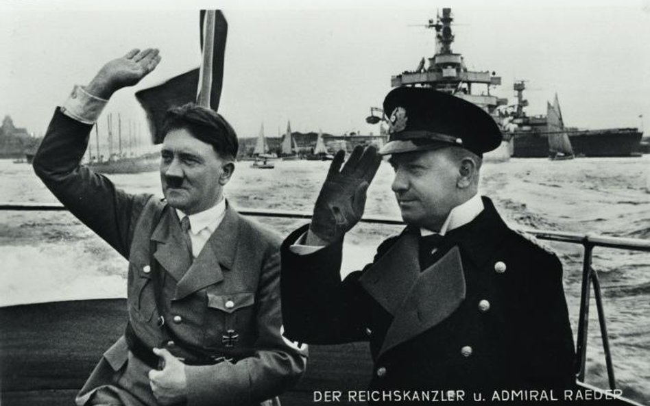 Hitler i admirał Raeder podczas pokazów niemieckiej floty, 1933 r.