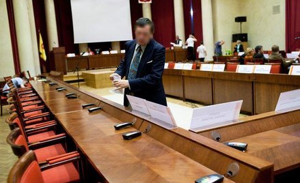 Kiedy skazany radny może stracić mandat