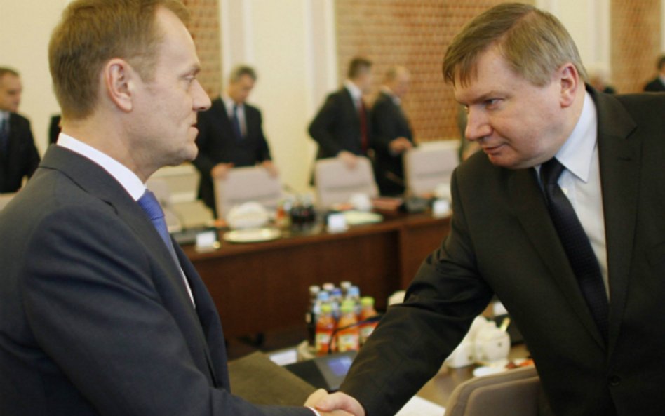 Czy premier naprawdę otrzymał ostateczny raport komisji Millera?