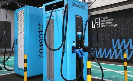 Według obliczeń średnia odległość między dwiema najbliższymi stacjami wynosi 2,15 km