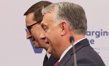 Zachowanie Węgier i Viktora Orbána (na zdjęciu z Mateuszem Morawieckim) z każdym kolejnym dniem rosy