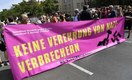 Berlin: Neonaziści obchodzili rocznice śmierci Hessa. Starcie z antyfaszystami