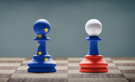 Sankcje są w UE przyjmowanie jednomyślnie i choćby dzięki temu siłę uchwalonych do tej pory ośmiu pa